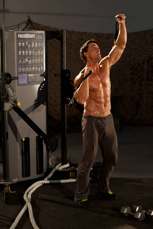 Alternating Cable Shoulder Press - Bitiş Pozisyonu